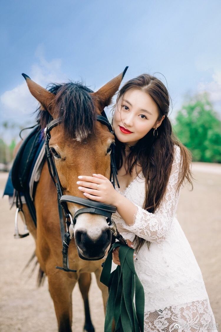 陈翔六点半女演员腿腿怎么了?出什么事了?