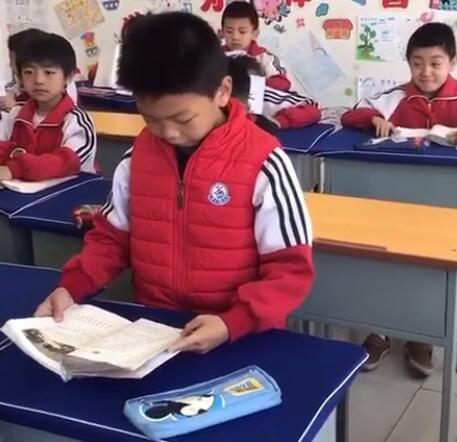 语文课上激情朗读《刘胡兰》,自己被感动哭的小学生是谁?