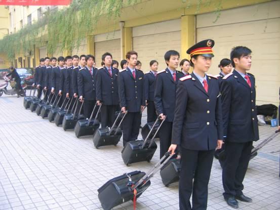 应届毕业的本科生去铁路系统上班怎么样?铁路系统上班工资待遇怎么样?