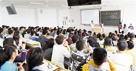 现在读了大学是不是没用，有没有必要去读大学或者大专？本科文凭重不重要？